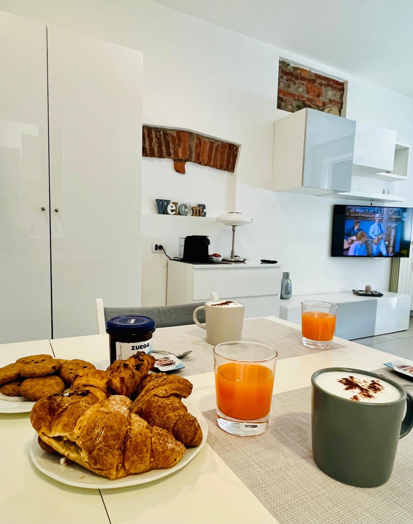 Beddy & Breakfast 2 - Il Cortino Appartement Cesano Maderno Buitenkant foto